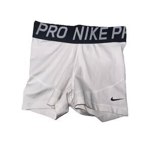 WHITE WOMENS NIKE PRO SHORTS SIZE SMALL EUC (Q4)